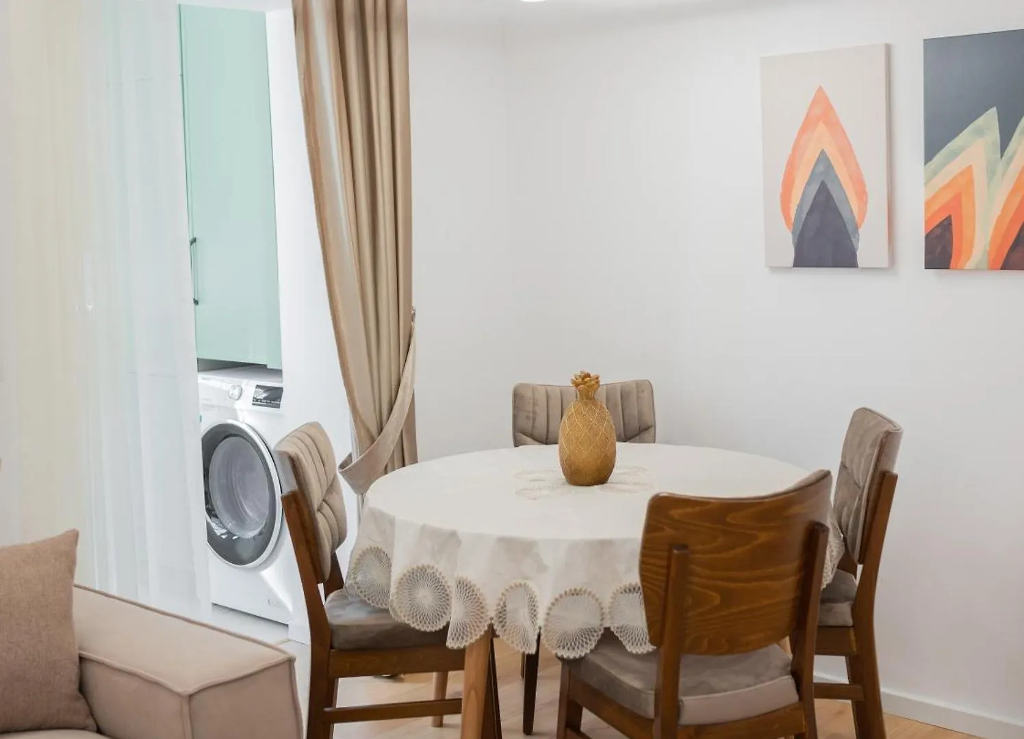Mia Apartment Tirana 0*,  Albania